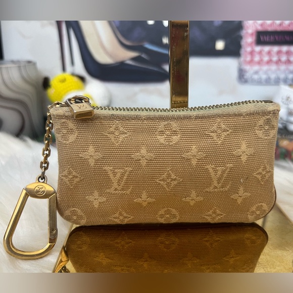 Louis Vuitton Mini Lin Beige Monogram Wristlet - Picture 6 of 10